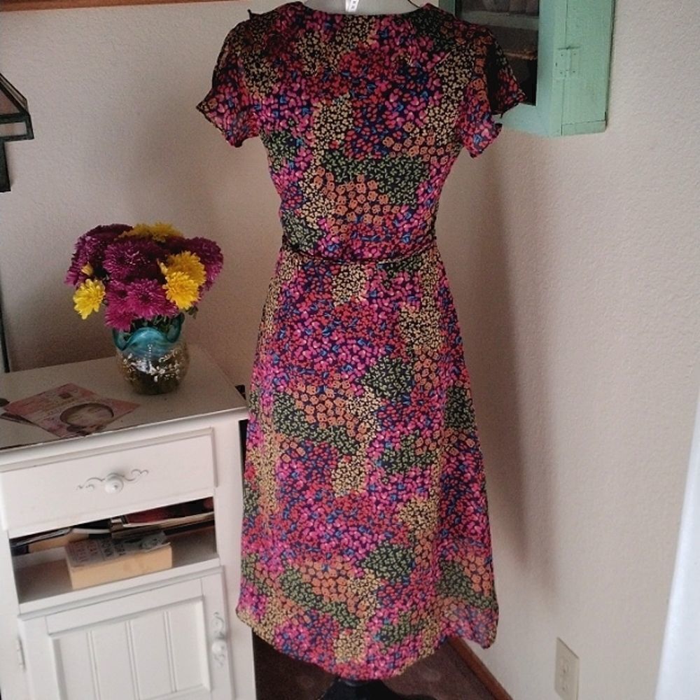 Roper Floral Dress - Picture 11 of 13